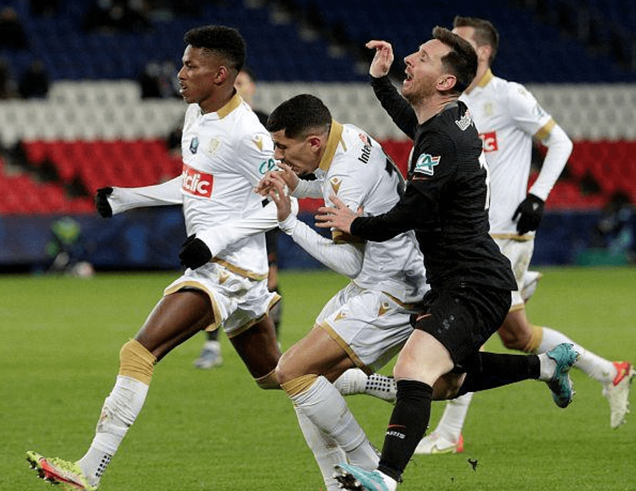 威尼斯人网页版 -关于法甲今夜走向成谜，勒沃库森官宣签约，话题不断，医务组通报恢复的信息