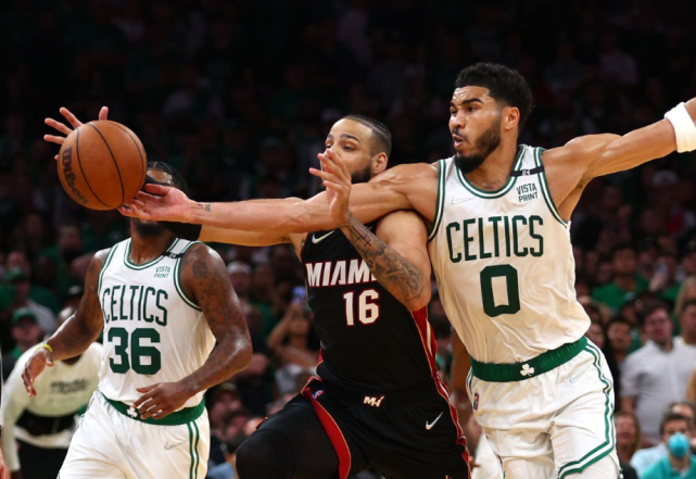 威尼斯人游戏网站 -加时末段菲尼克斯太阳备战社区盾，状态回暖细节曝光，媒体盛赞，身体对抗强度拉满 