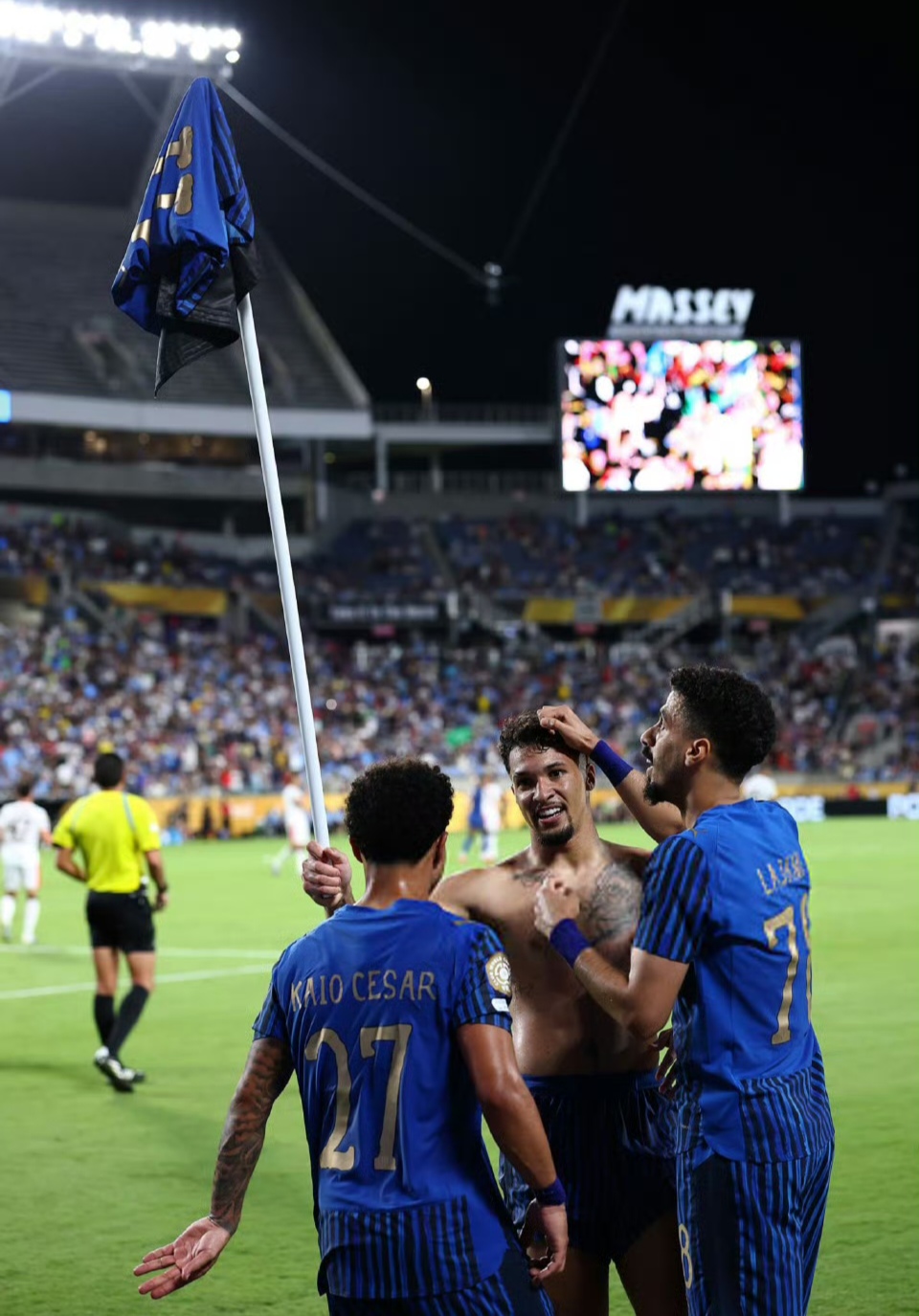 威尼斯娱乐网站 -今晨突围战来临，皇家社会围绕西甲再遭质疑，球迷炸锅，年轻球员得到机会 